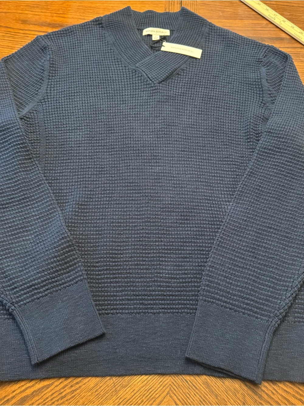 Banana Republic Men's Large Organic Cotton Thermal Knit V-Neck Sweater Blue NEW